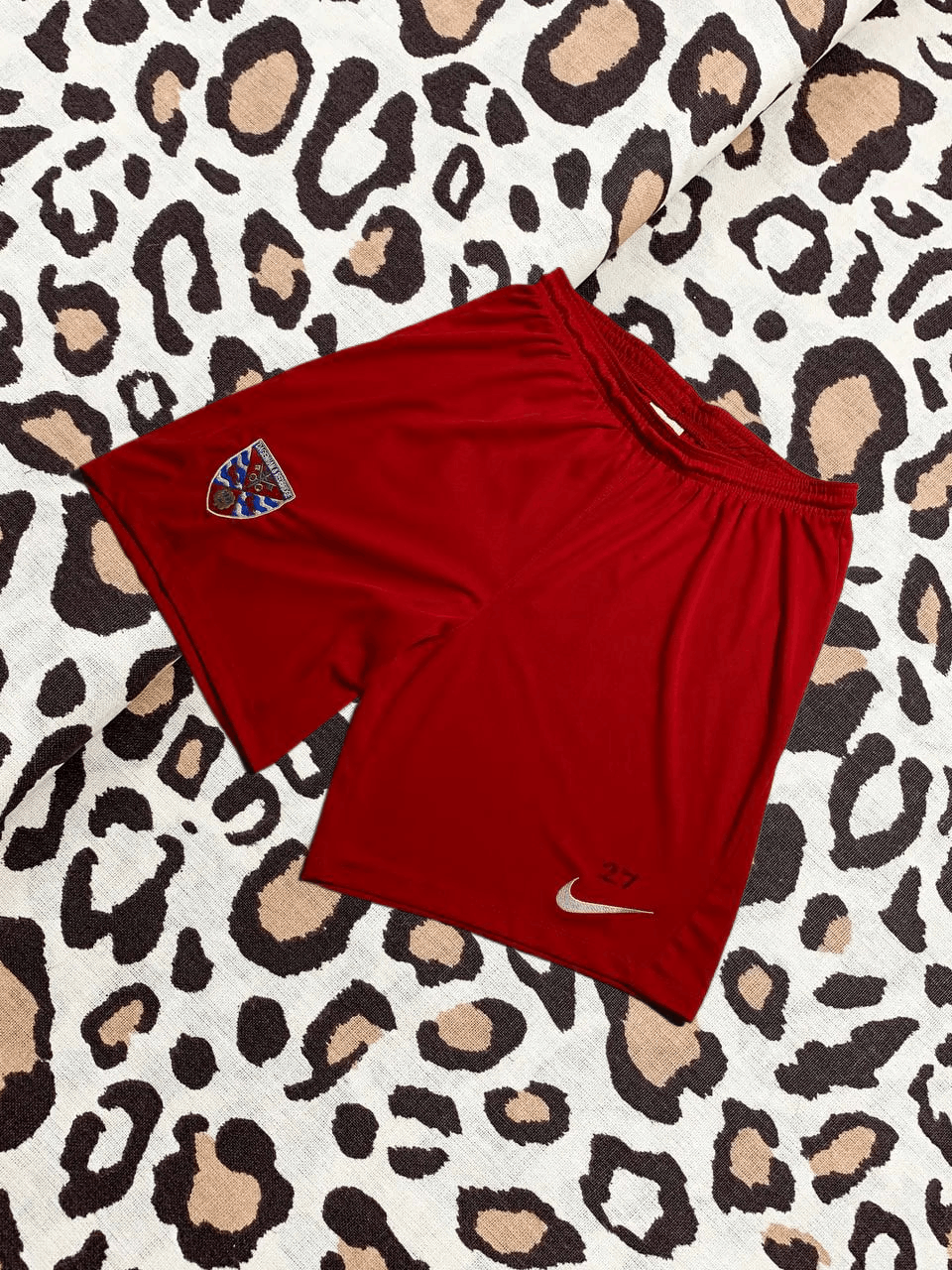 Nike Vintage Nike Shorts Logo swoosh casual Y2K Streetwear Size US 34 / EU 50 - 1 Thumbnail