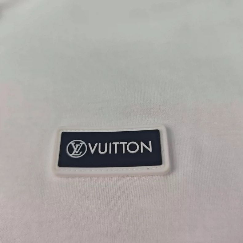 Louis Vuitton Louis Vuitton White three-dimensional logo chain short slee Size US S / EU 44-46 / 1 - 7 Thumbnail