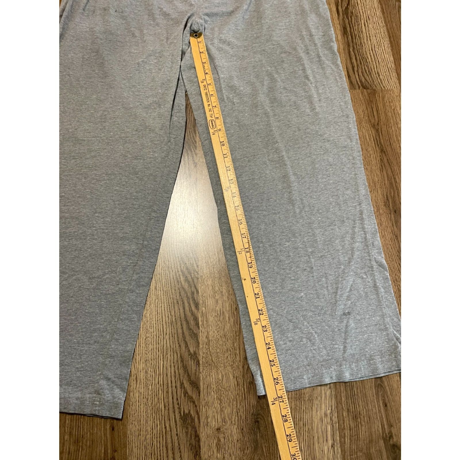 Croft & Barrow Croft & Barrow Pants Women's XL Gray Sweatpants Capri Tie Waist Casual Straight Inseam 27in Front Flat Size 40" / US 18 - 6 Thumbnail