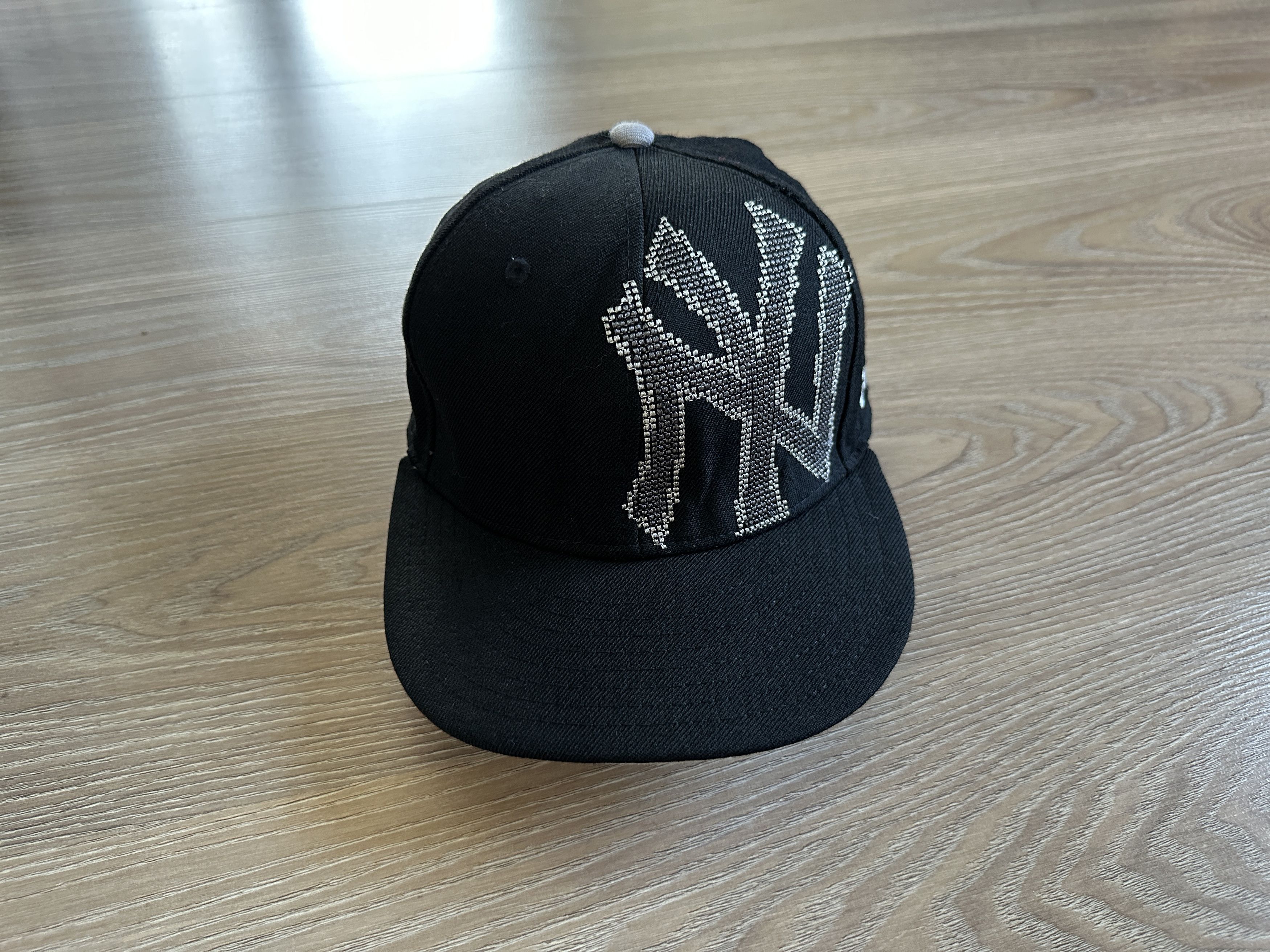 New Era × New York Yankees Vintage New Era New York Yankees Embroidered Logo Snapback Size ONE SIZE - 3 Thumbnail