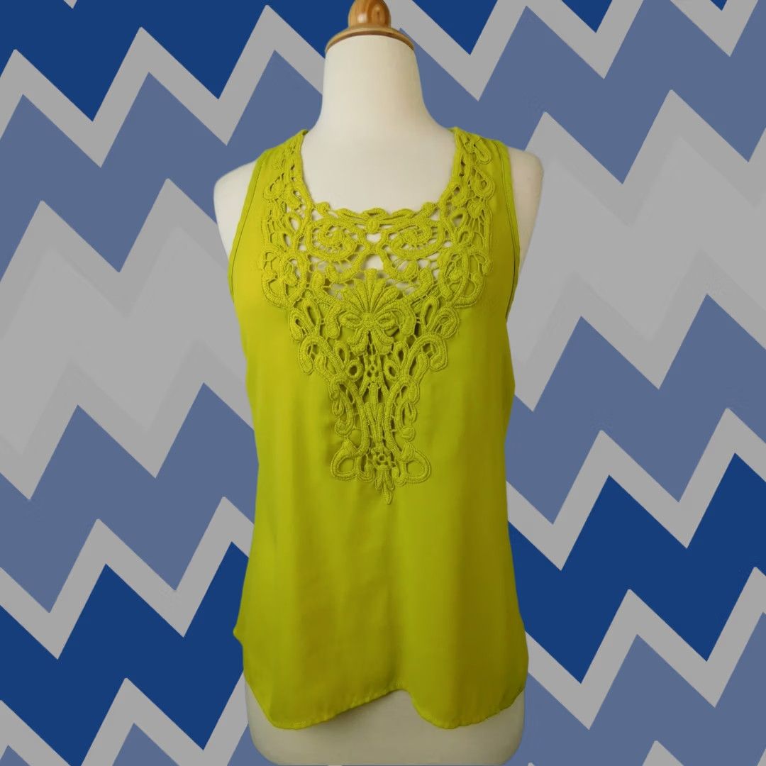 YOKE Eyeshadow Tank Top Sleeveless Scoop Neck Crochet Yoke Yellow Small Women's Blouse Shirt Summer Casual Knit Polyester Vintage No Size S / US 4 / IT 40 - 1 Thumbnail