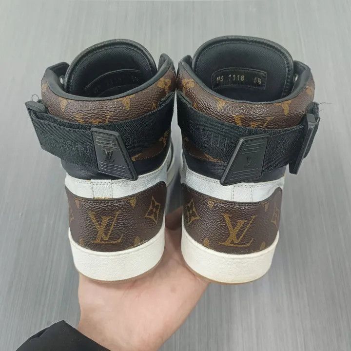Louis Vuitton Louis Vuitton Rivoli Sneakers in Black and White -2508 Size US 8.5 / EU 41-42 - 1 Thumbnail