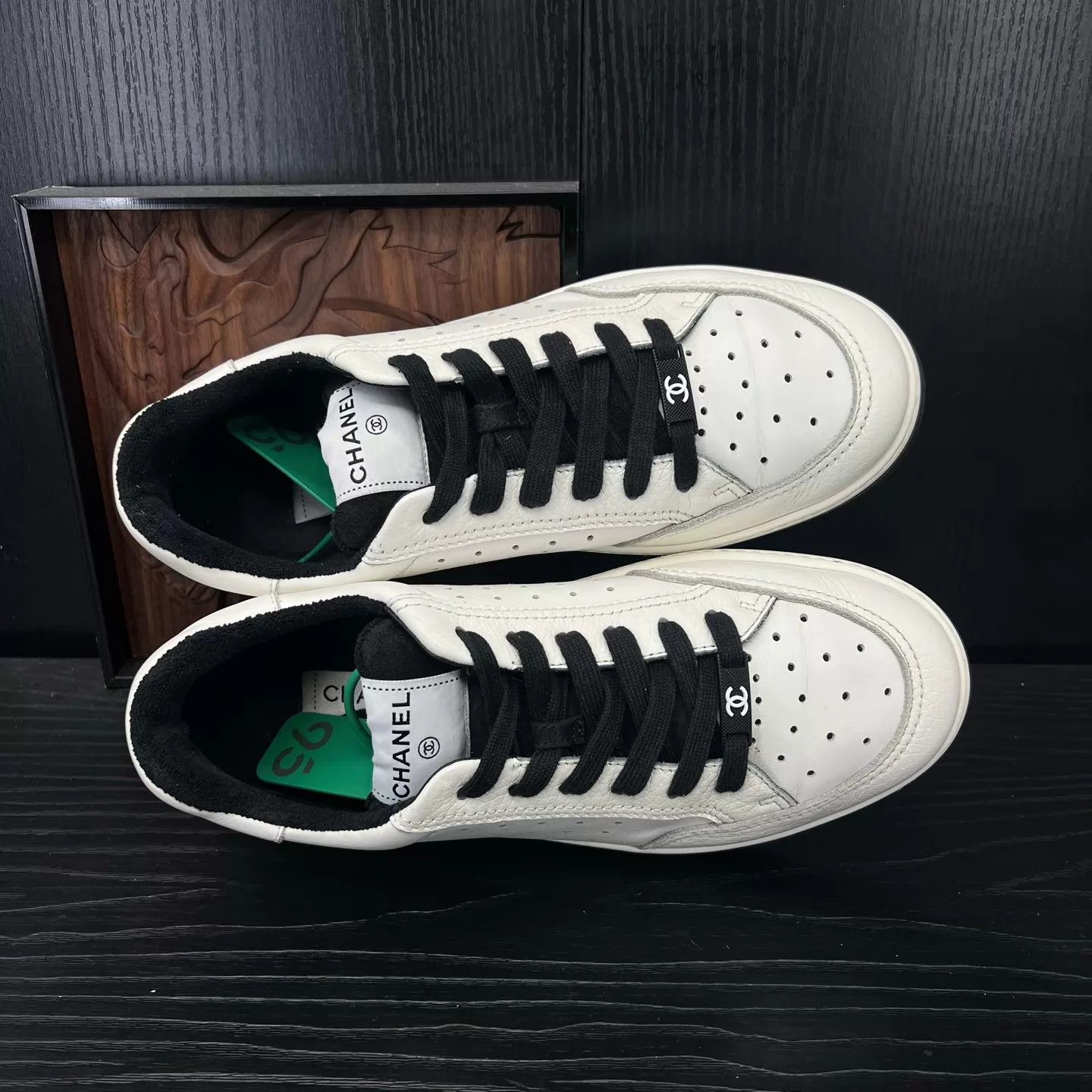 Chanel Chanel 22p B&W Sneakers 40 Size US 7 / EU 40 - 4 Thumbnail