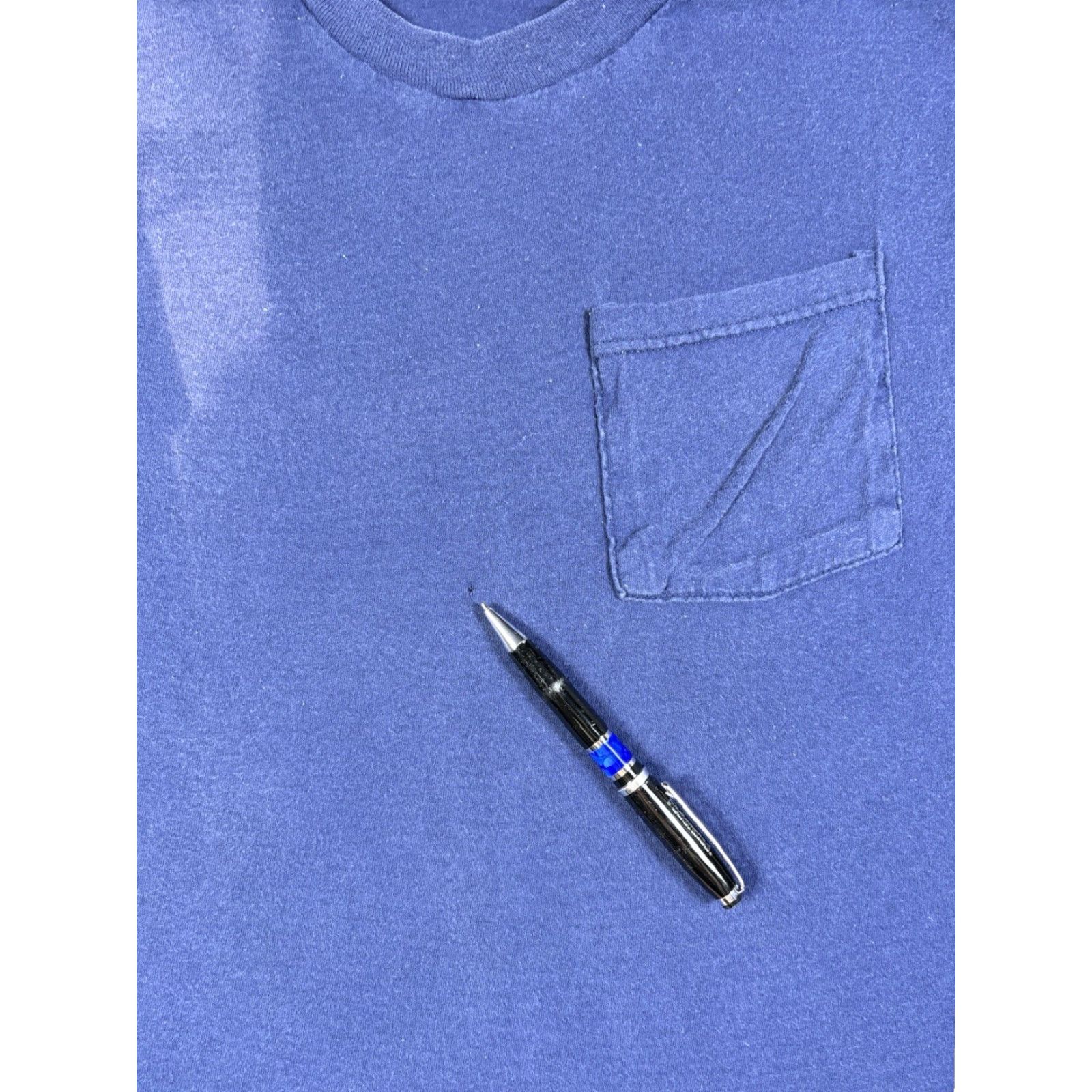 Fruit Of The Loom VINTAGE Fruit Of The Loom Blank Pocket T-Shirt L Men Blue Cotton Crew Neck Short Sleeve 90s USA Friends Twilight Free! Pockets Vintage Yes Size US L / EU 52-54 / 3 - 3 Thumbnail