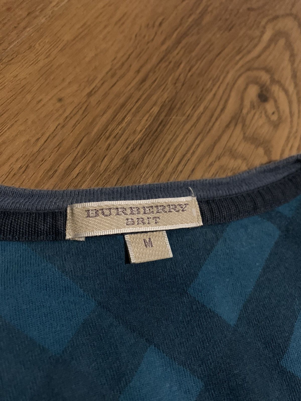 Burberry 2000s Burberry Brit – V-Neck Striped Tee (Size M) Size US M / EU 48-50 / 2 - 6 Thumbnail