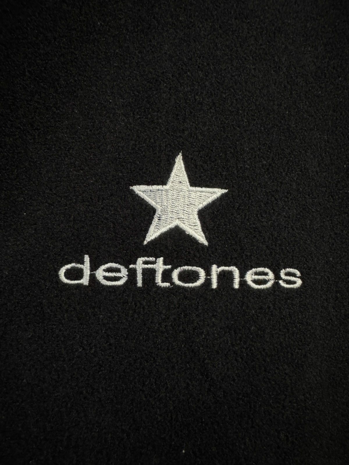 Vintage Vintage 90s Deftones Fleece Vest Band Size US XL / EU 56 / 4 - 4 Thumbnail