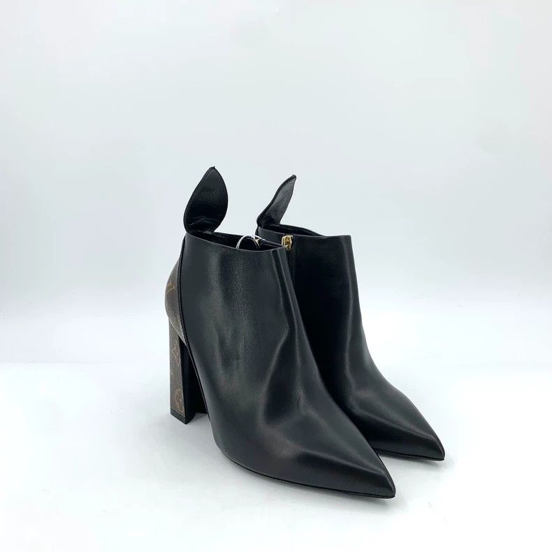 Louis Vuitton Louis Vuitton Black logo print paneled leather chunky heel Size US 5.5 / IT 35.5 - 2 Thumbnail