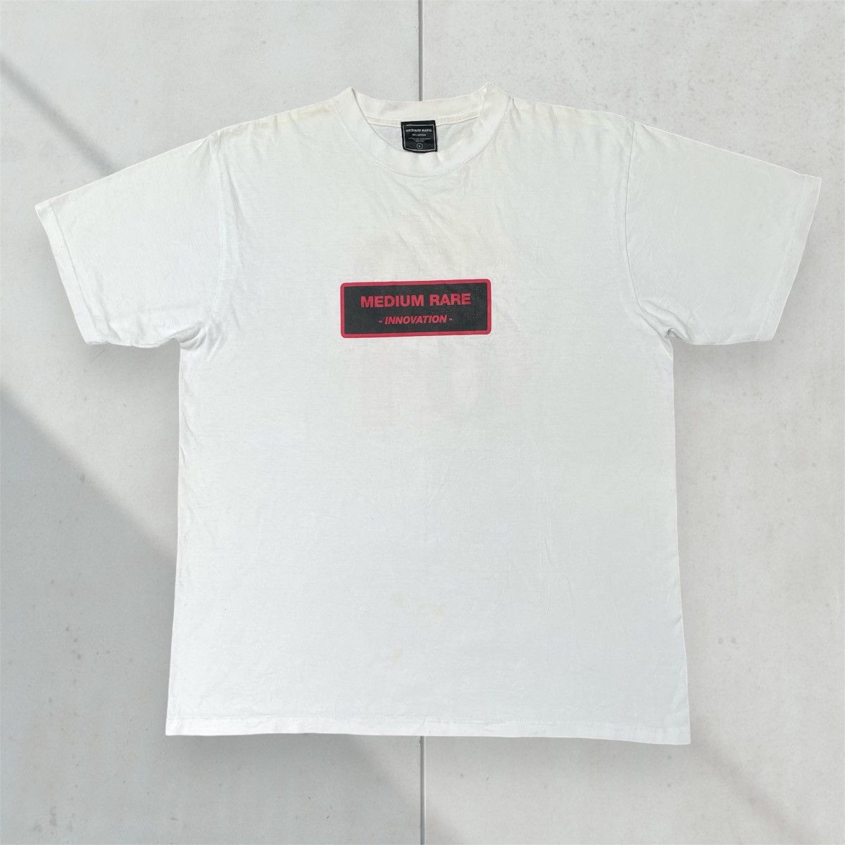 Japanese Brand MEDIUM RARE 2001 Japan Graphic T shirt Size US L / EU 52-54 / 3 - 1 Thumbnail