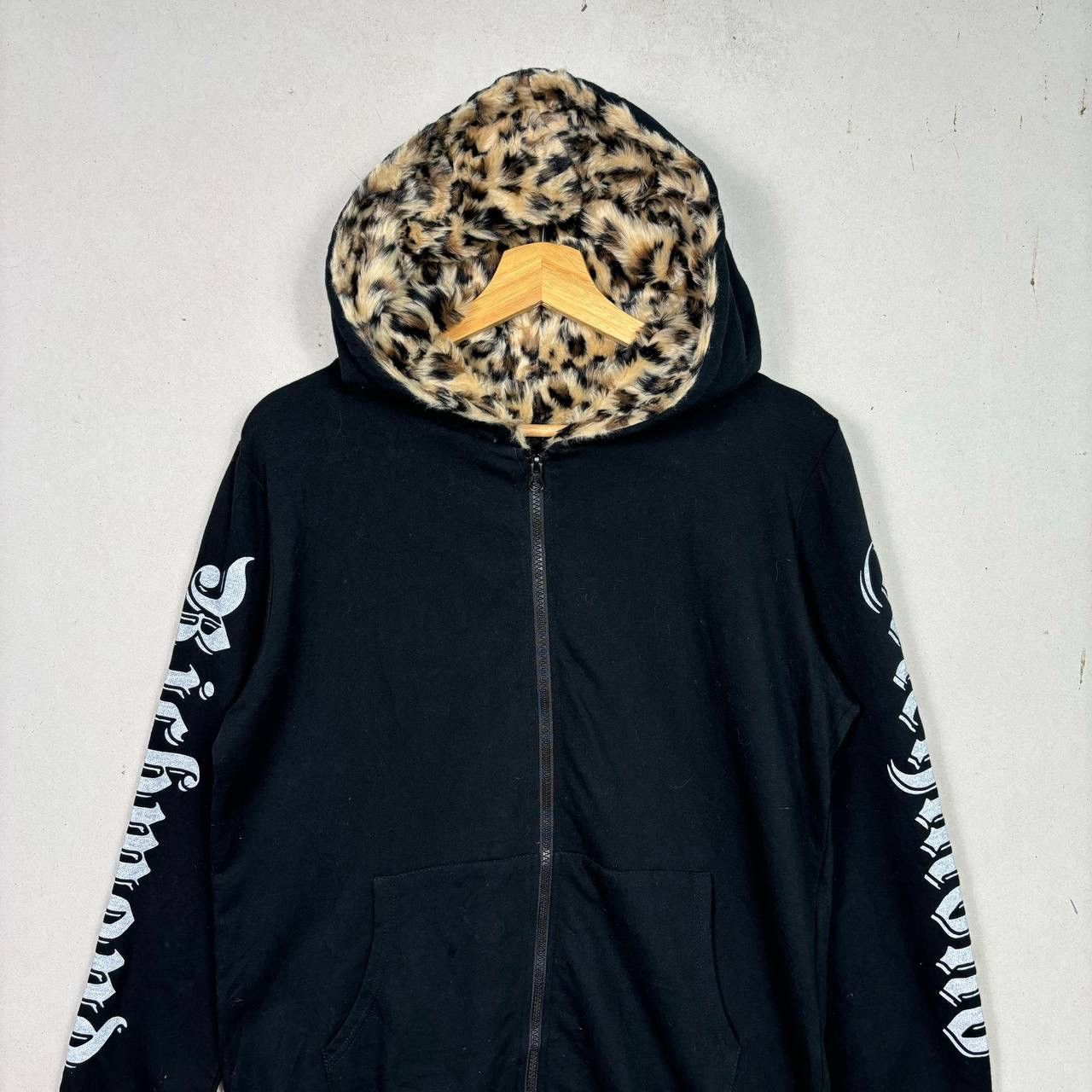 If Six Was Nine Y2K Avant Garde Faux Fur Leopard Print Cross Black Hoodie Size US M / EU 48-50 / 2 - 4 Thumbnail