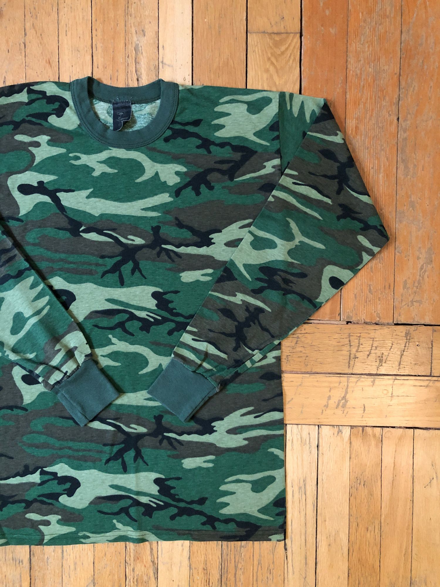 Vintage 80s Mount Collar Camo Military Long Sleeve T-Shirt Size US L / EU 52-54 / 3 - 1 Thumbnail