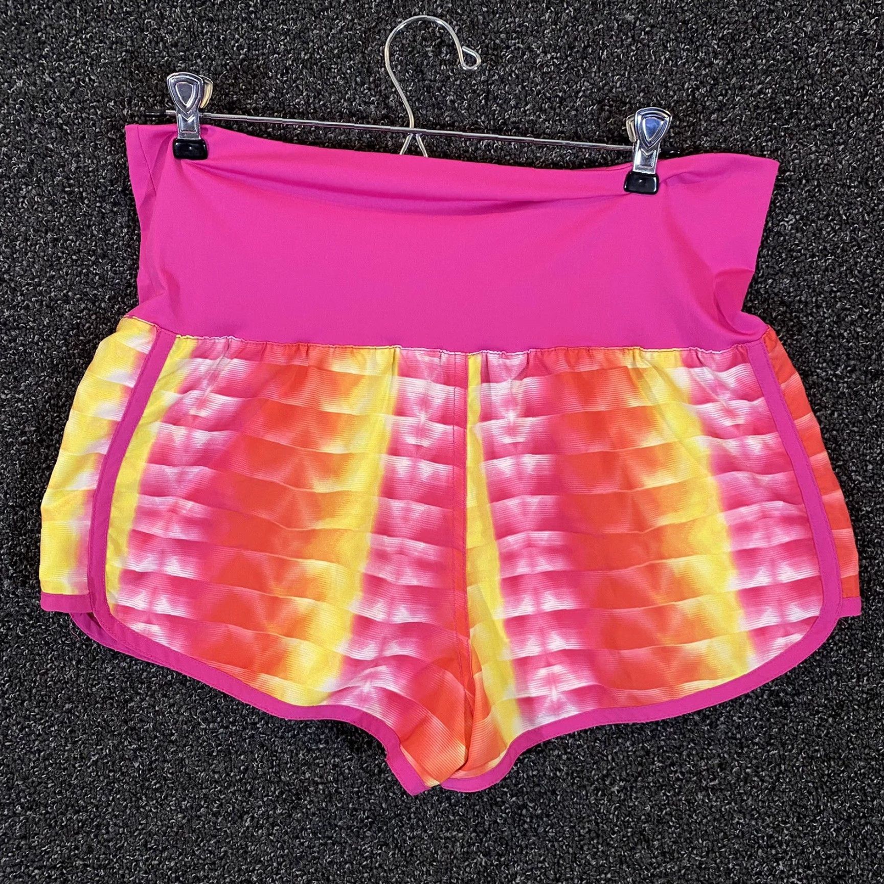 Hurley Hurley Shorts Womens M/L 32" Waist Multicolor Pink Red Yellow Running Workout, Breathable, Classic fit, 2.5in inseam, Polyester, Activewear Size 32" / US 10 / IT 46 - 7 Thumbnail
