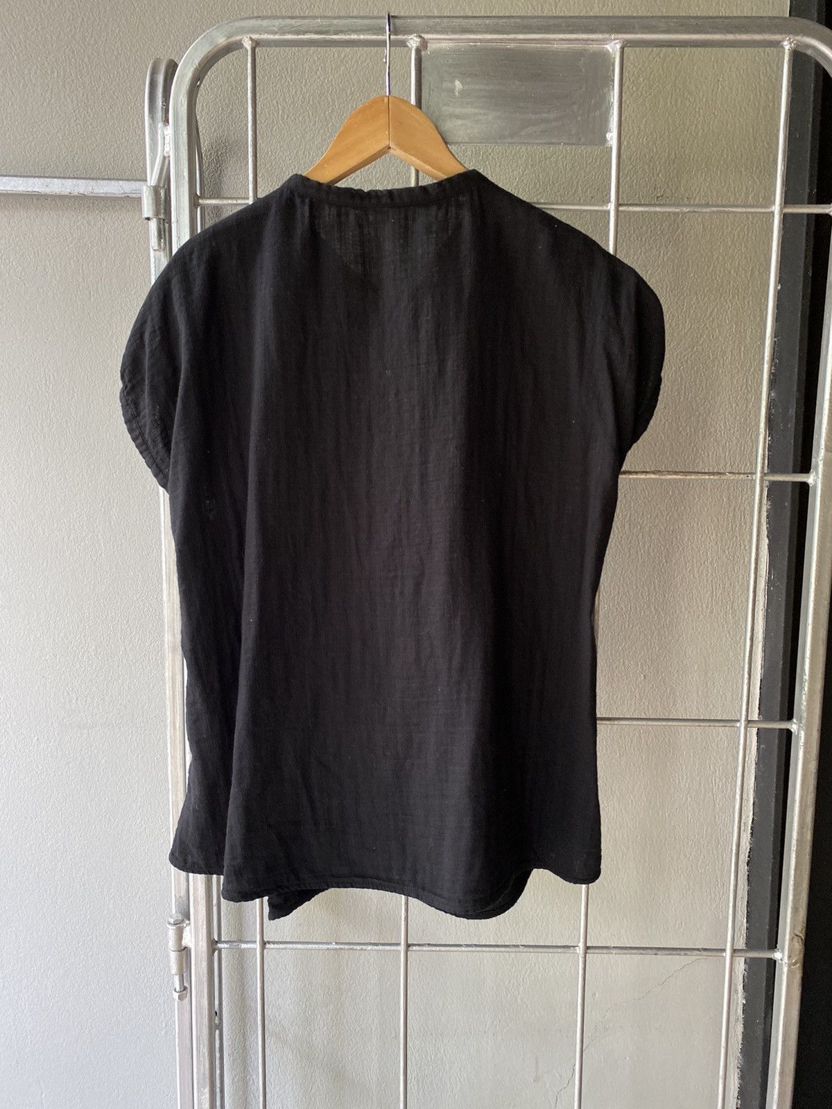 Issey Miyake Plantation Black Buttoned V-Neck Blouse Size M / US 6-8 / IT 42-44 - 9 Thumbnail