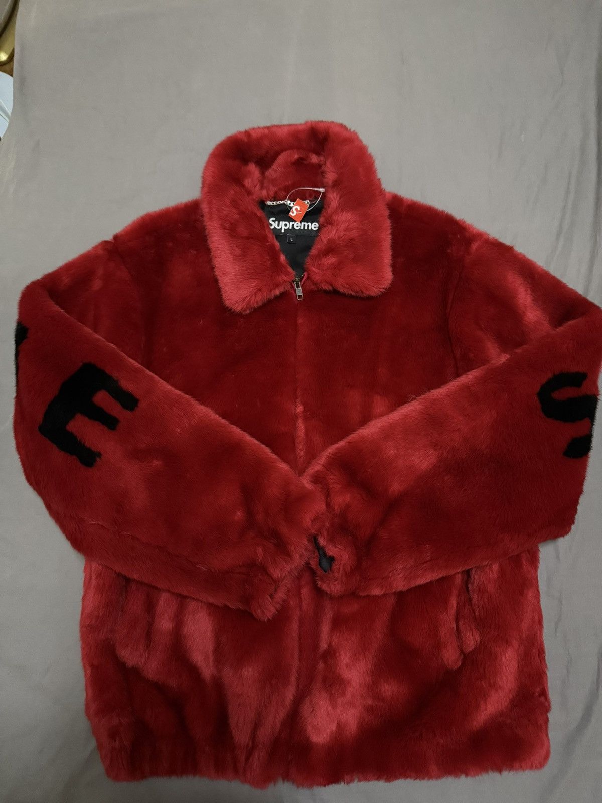 Supreme Supreme Faux Fur bomber jacket dswt large Size US L / EU 52-54 / 3 - 2 Thumbnail