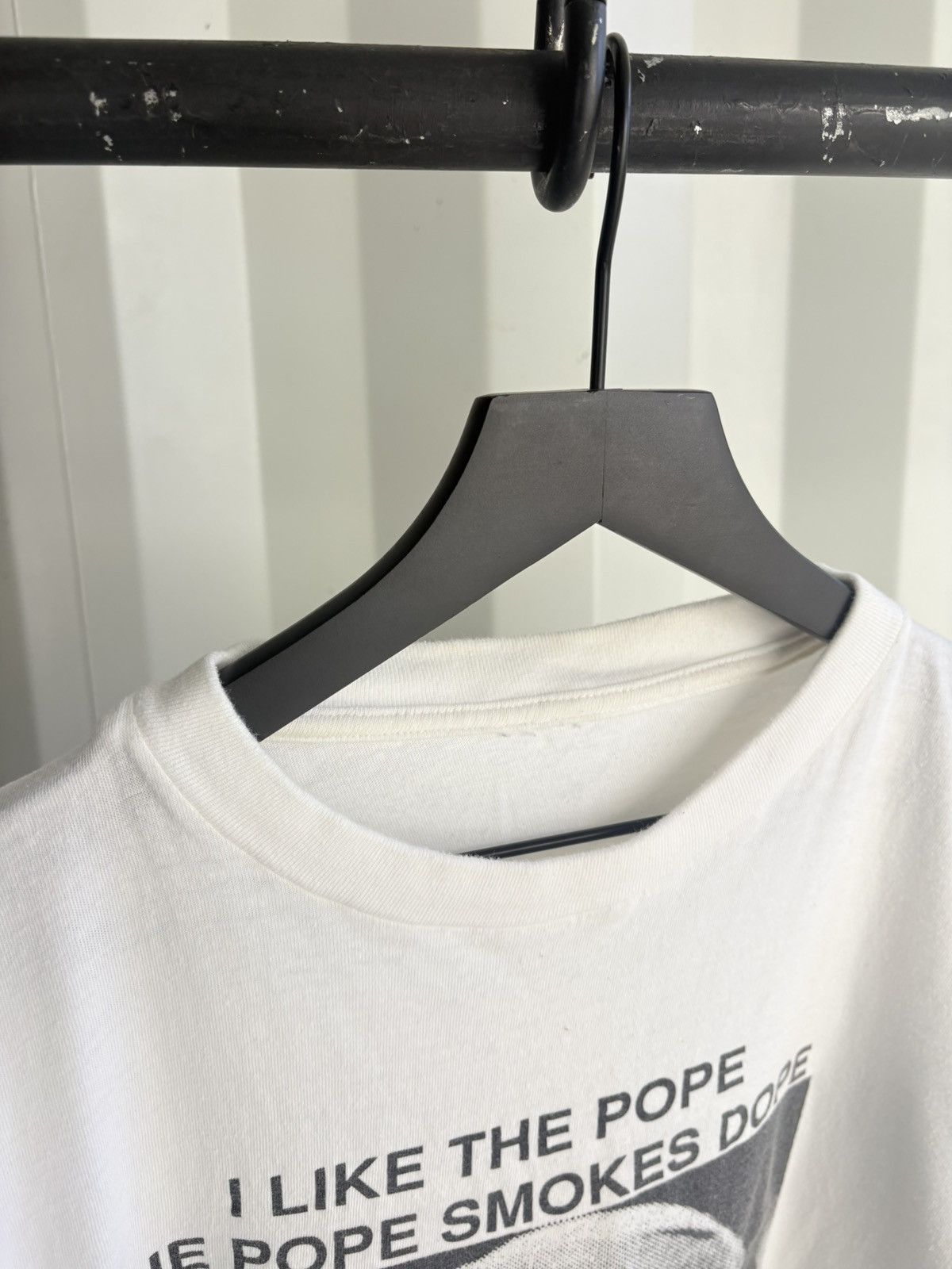 Vintage Vintage Pope Smokes Dope Shirt Distressed Faded Grunge Band Size US L / EU 52-54 / 3 - 5 Thumbnail