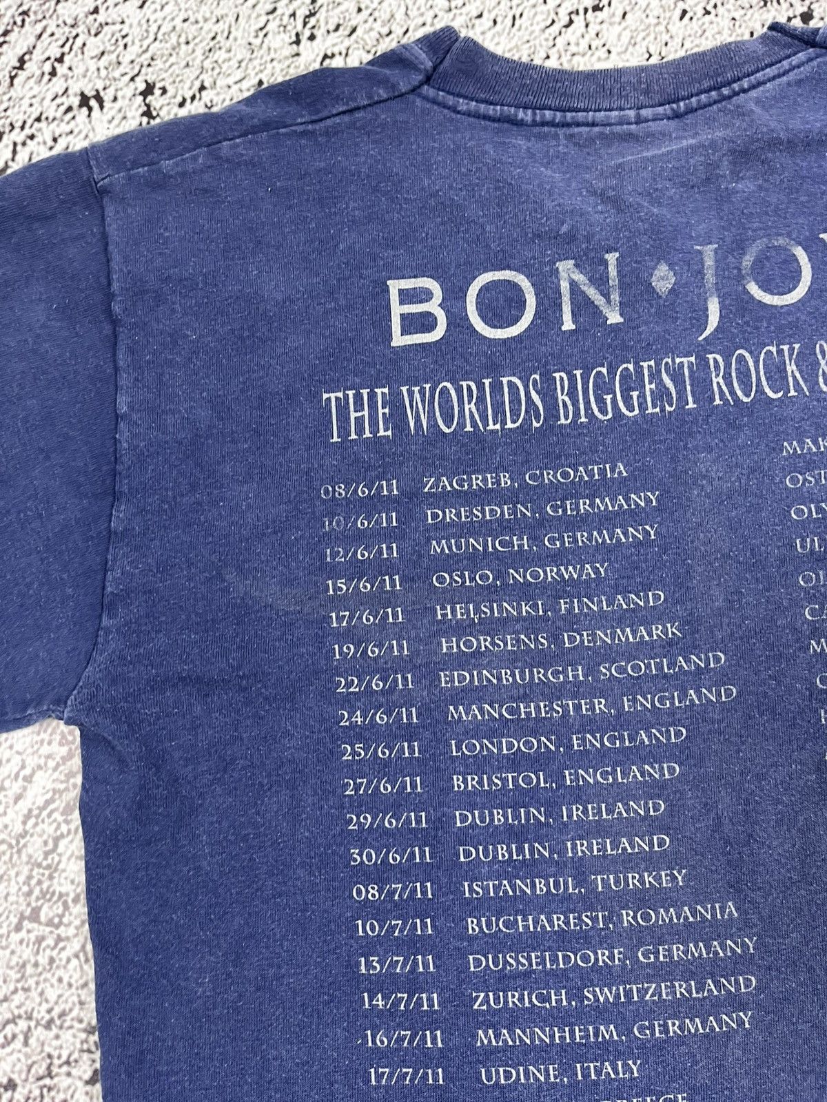 Band Tees Vintage 00s Bon Jovi 2011 big logo tour t shirt streetwear M Size US M / EU 48-50 / 2 - 10 Thumbnail