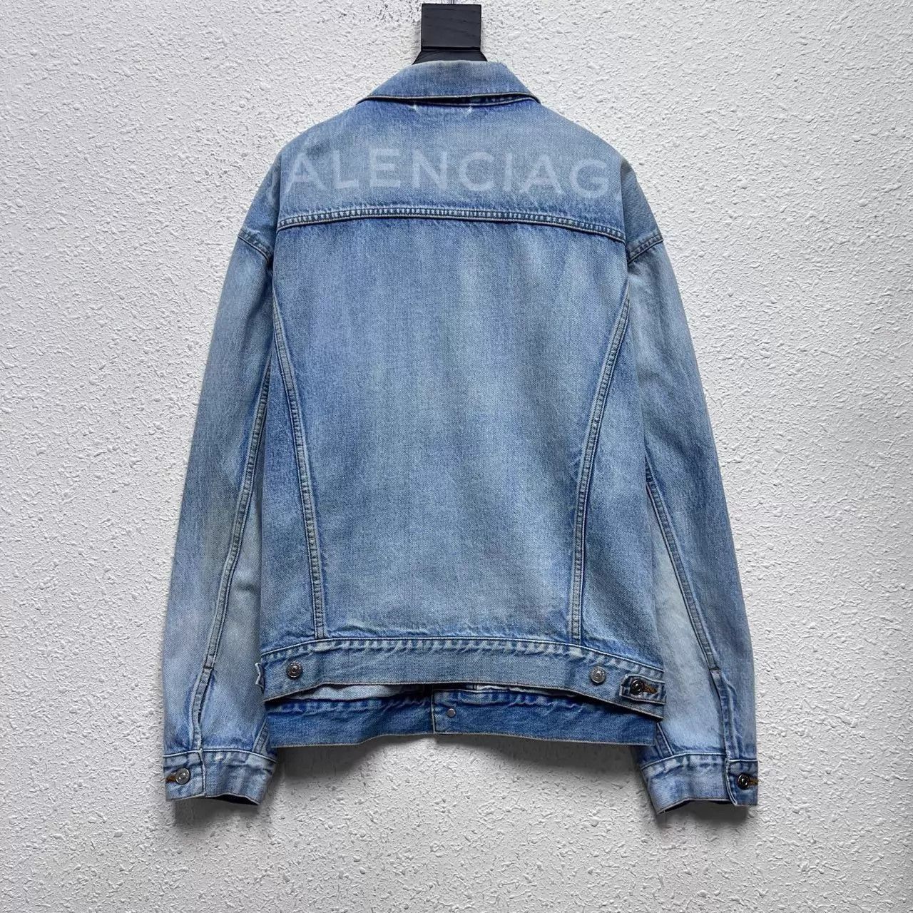 Balenciaga Balenciaga Back Logo Distressed Denim Jacket 52 Size US L / EU 52-54 / 3 - 2 Thumbnail