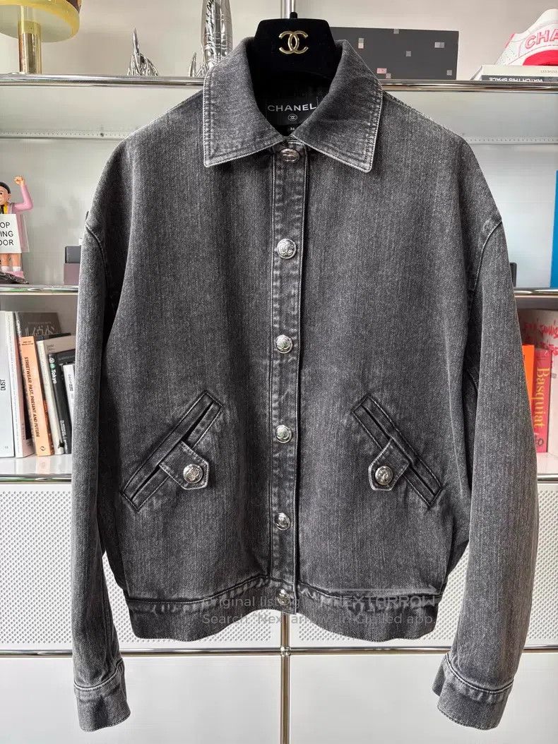 Chanel Chanel Gray denim back logo jacket Size XS / US 0-2 / IT 36-38 - 1 Thumbnail