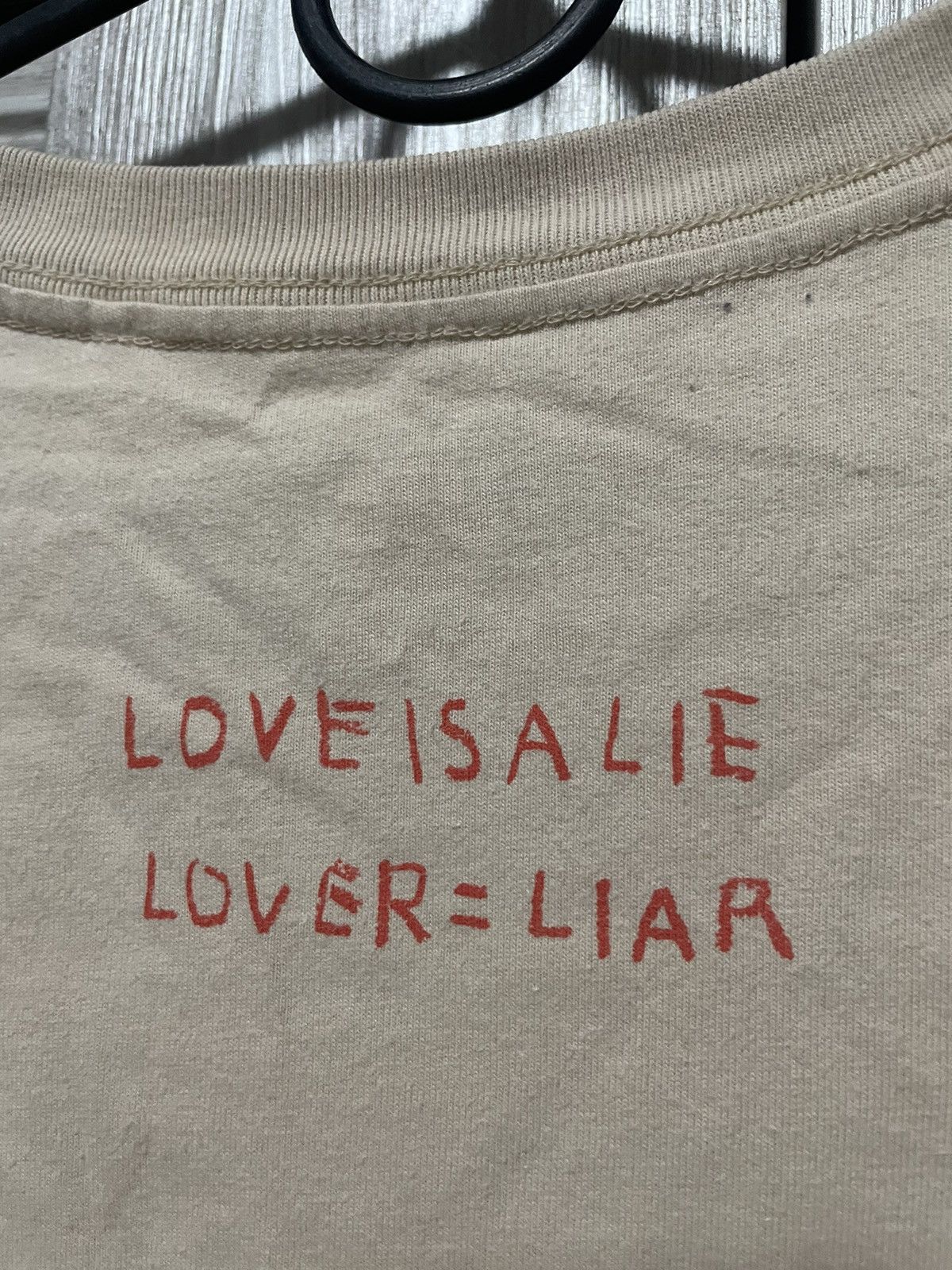 Jean-Michel Basquiat Uniqlo Jean-Michel Basquiat Vintage Love Is a Lie T-Shirt Size US M / EU 48-50 / 2 - 10 Thumbnail
