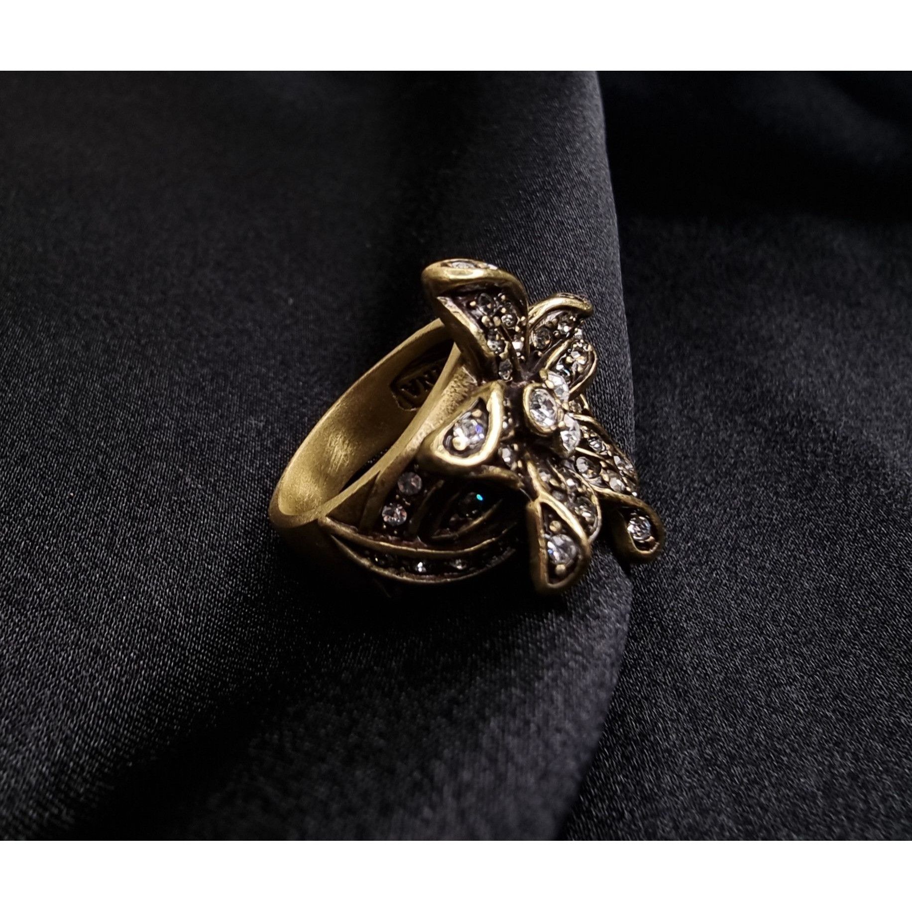 Vintage Heidi Daus Gold-Tone Flower Ring With Clear Crystal Accents Size ONE SIZE - 4 Thumbnail