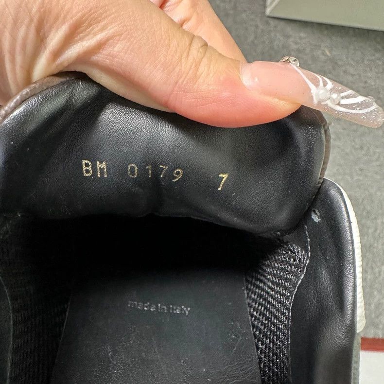 Louis Vuitton Louis Vuitton Presbyopic sneakers Size US 7 / EU 40 - 8 Thumbnail