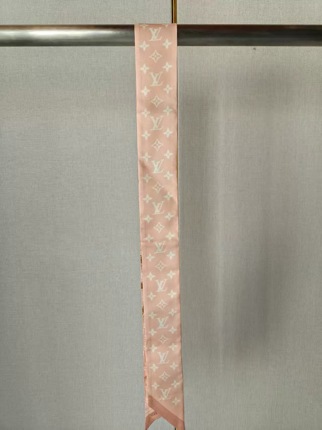 Louis Vuitton Louis Vuitton Silk Scarf Size ONE SIZE - 1 Thumbnail
