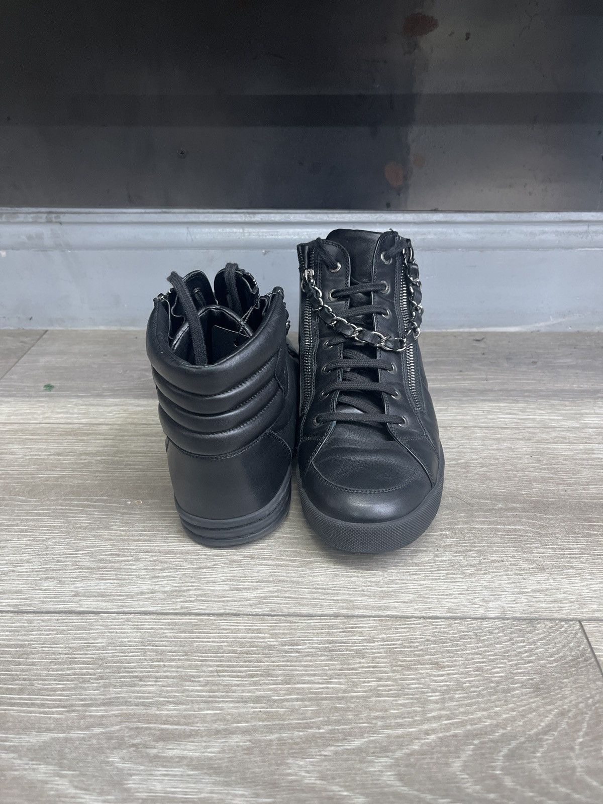 Chanel Chanel Black CC Zipper Leather High Top Sneaks Size US 8 / EU 41 - 5 Thumbnail