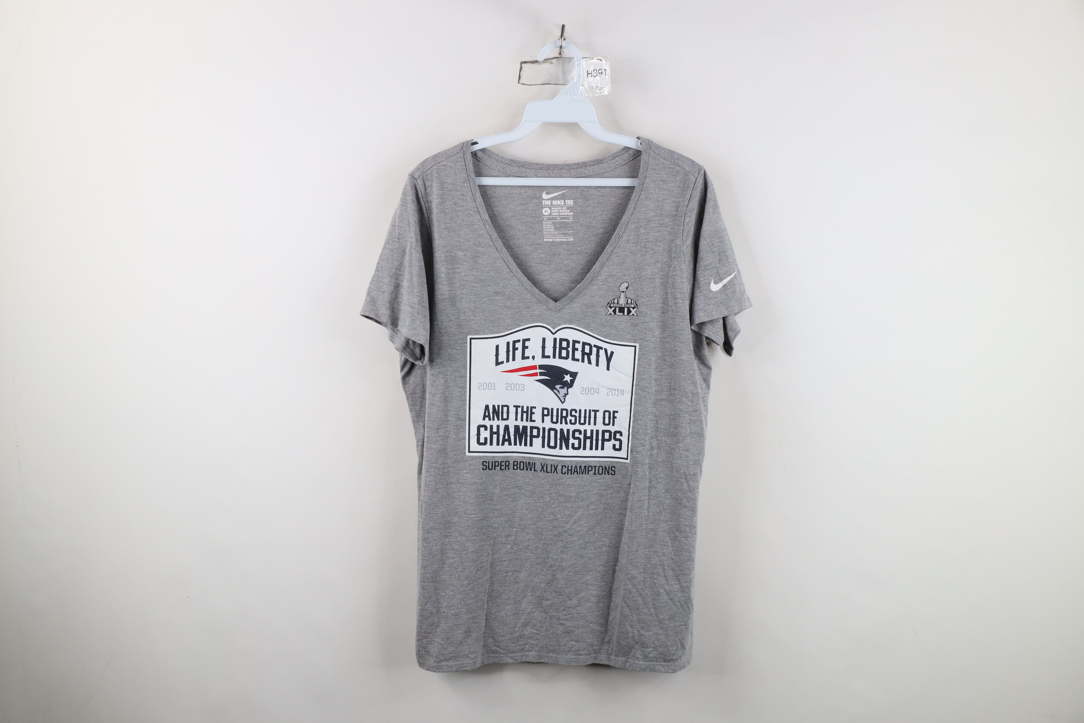 Nike Nike Super New England Patriots Football V-Neck T-Shirt Size XL / US 12-14 / IT 48-50 - 1 Thumbnail