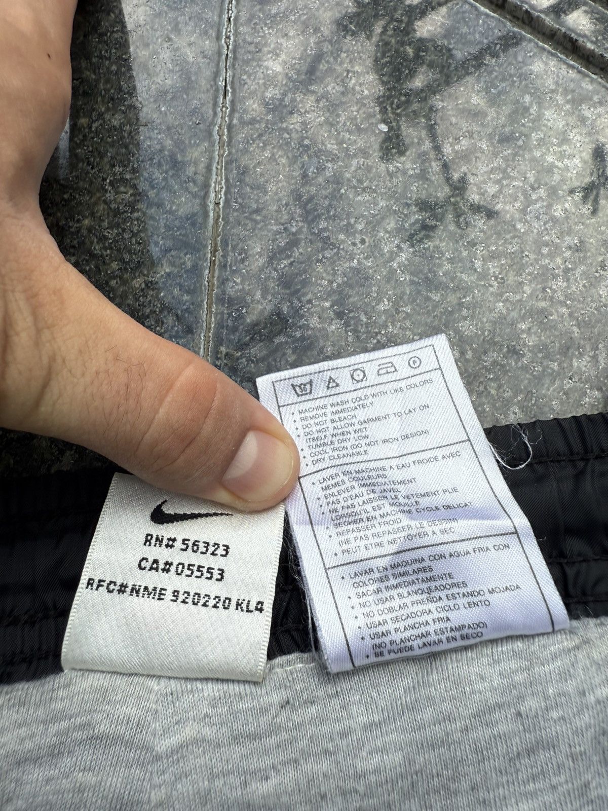 Nike 90’s NIKE RARE SWOOSH LOGO Y2K RETRO ZIP NYLON TRACK PANTS Size US 32 / EU 48 - 9 Thumbnail