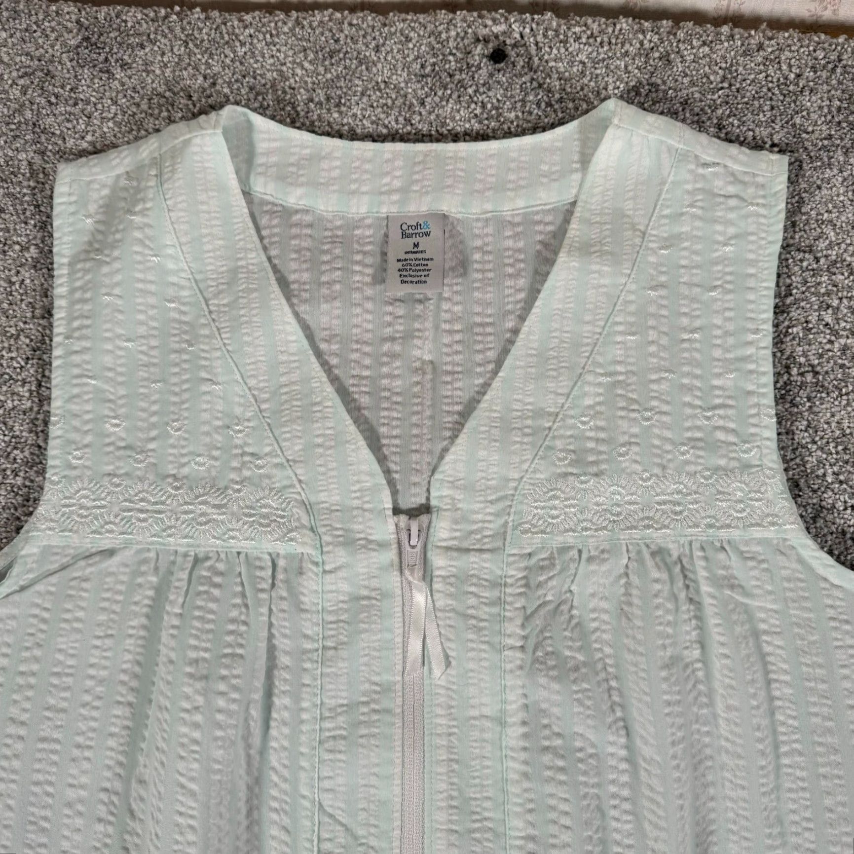 Croft & Barrow VINTAGE Croft & Barrow Gown Nightgown House Coat Seersucker Embroidered Full Zip Medium Green Women Size ONE SIZE - 6 Thumbnail