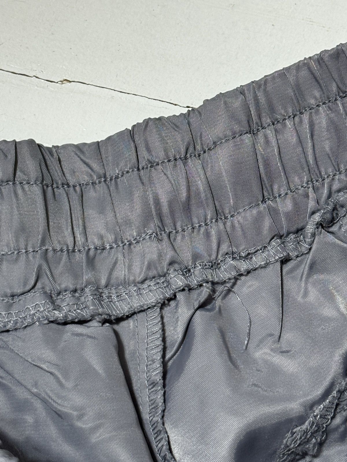 Maniere De Vior MANIERE DE VOIR AVANT GARDE 2000s NYLON PANTS Size 34" / US 12 / IT 48 - 8 Thumbnail