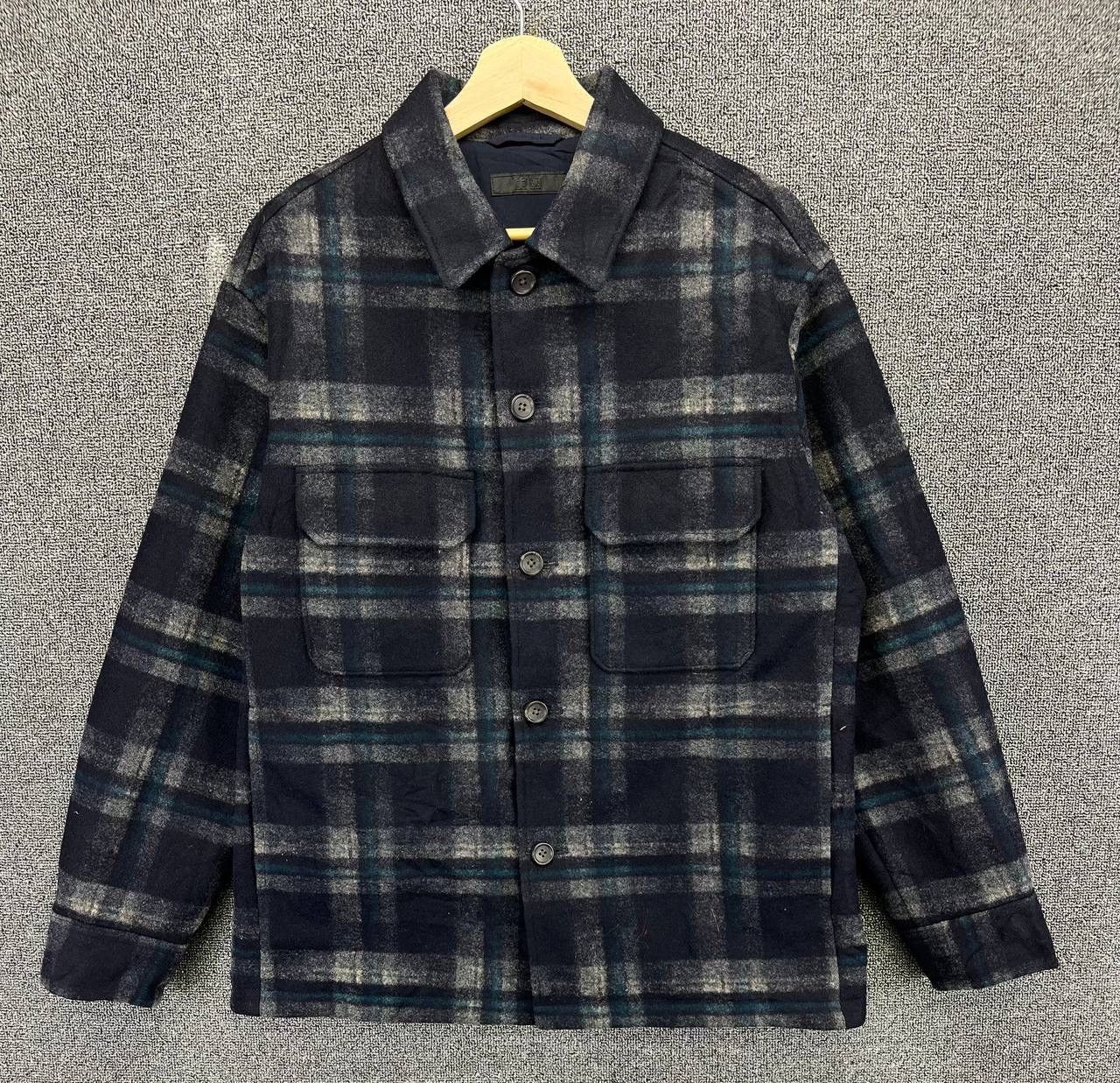 Flannel Vintage Uniqlo Shadow Plaid Button Up Flannel Jacket Size US M / EU 48-50 / 2 - 1 Thumbnail