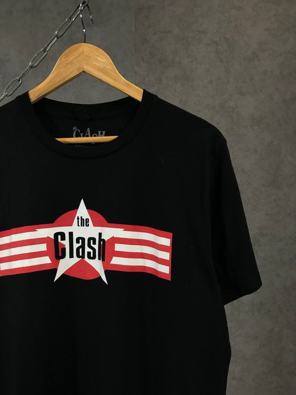 Band Tees The Clash rock band tee Size US M / EU 48-50 / 2 - 3 Thumbnail