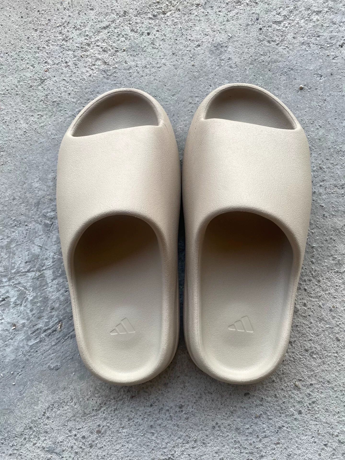 Yeezy Yeezy Brown Lowtop Sneakers 42 Men Size US 9 / EU 42 - 1 Thumbnail