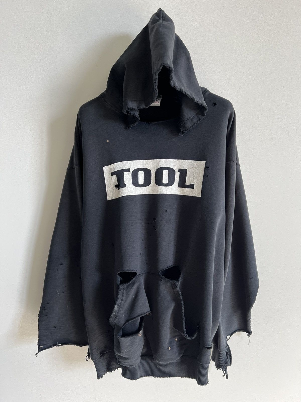 Band Tees Vintage Thrashed TOOL 1991 Oversized Band Tour Hoodie Size US XL / EU 56 / 4 - 5 Thumbnail
