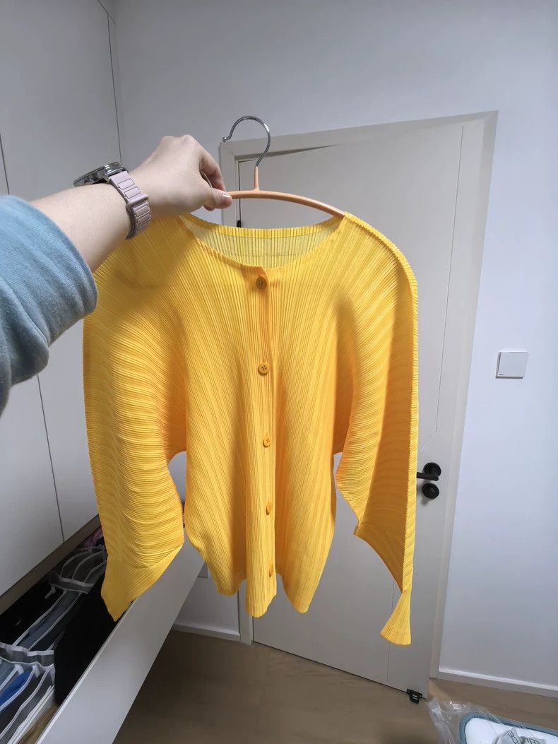 Issey Miyake Issey Miyake Yellow cardigan Size L / US 10 / IT 46 - 1 Thumbnail