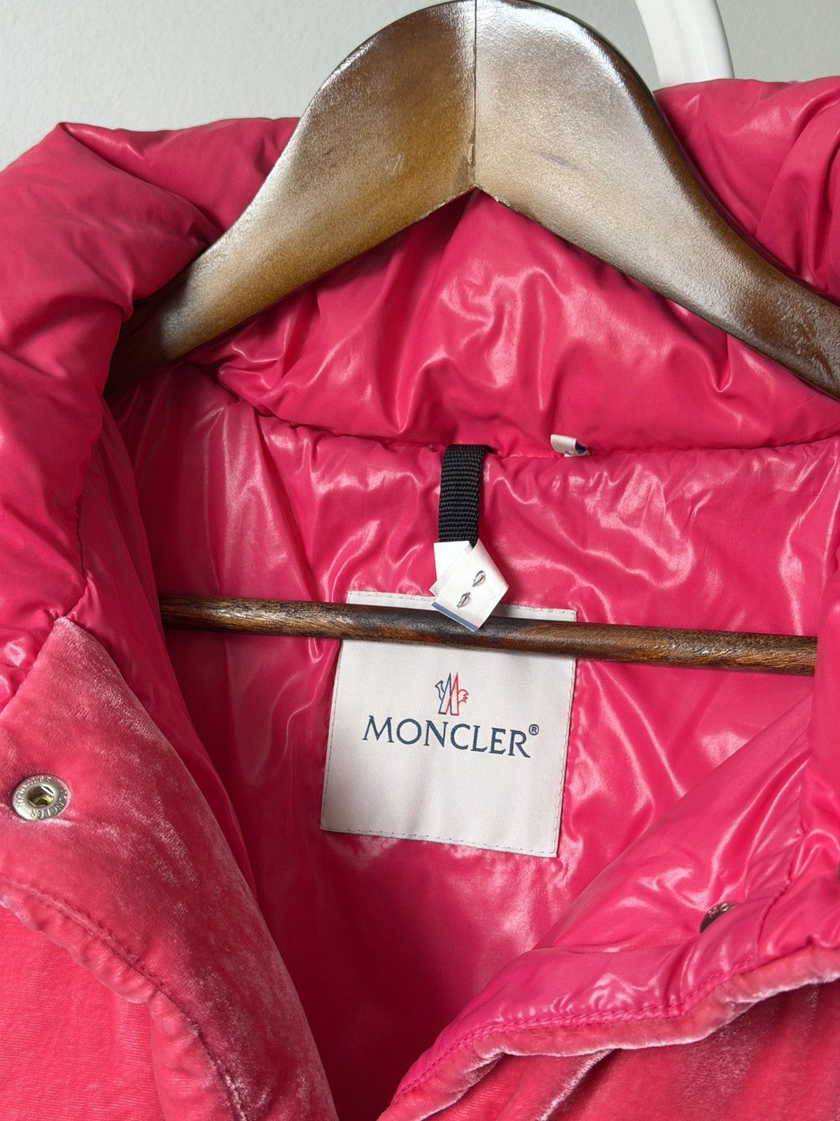 Moncler Moncler Fuchsia Caille Velvet Puffer Jacket Coat Pink Size XS / US 0-2 / IT 36-38 - 11 Thumbnail