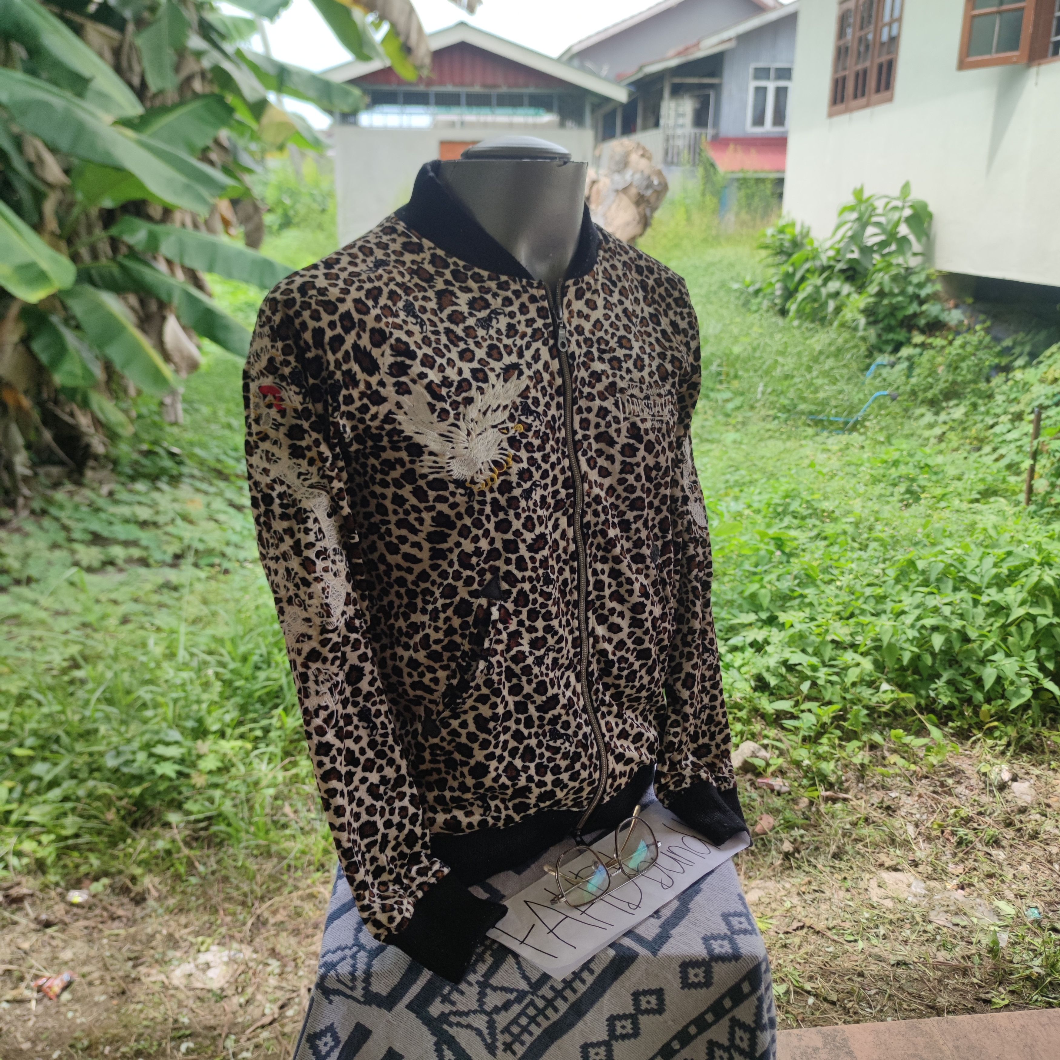 Lonsdale LONSDALE LONDON LEOPARD SUKAJAN DRAGON SIZE L FITS S-M Size US L / EU 52-54 / 3 - 10 Thumbnail