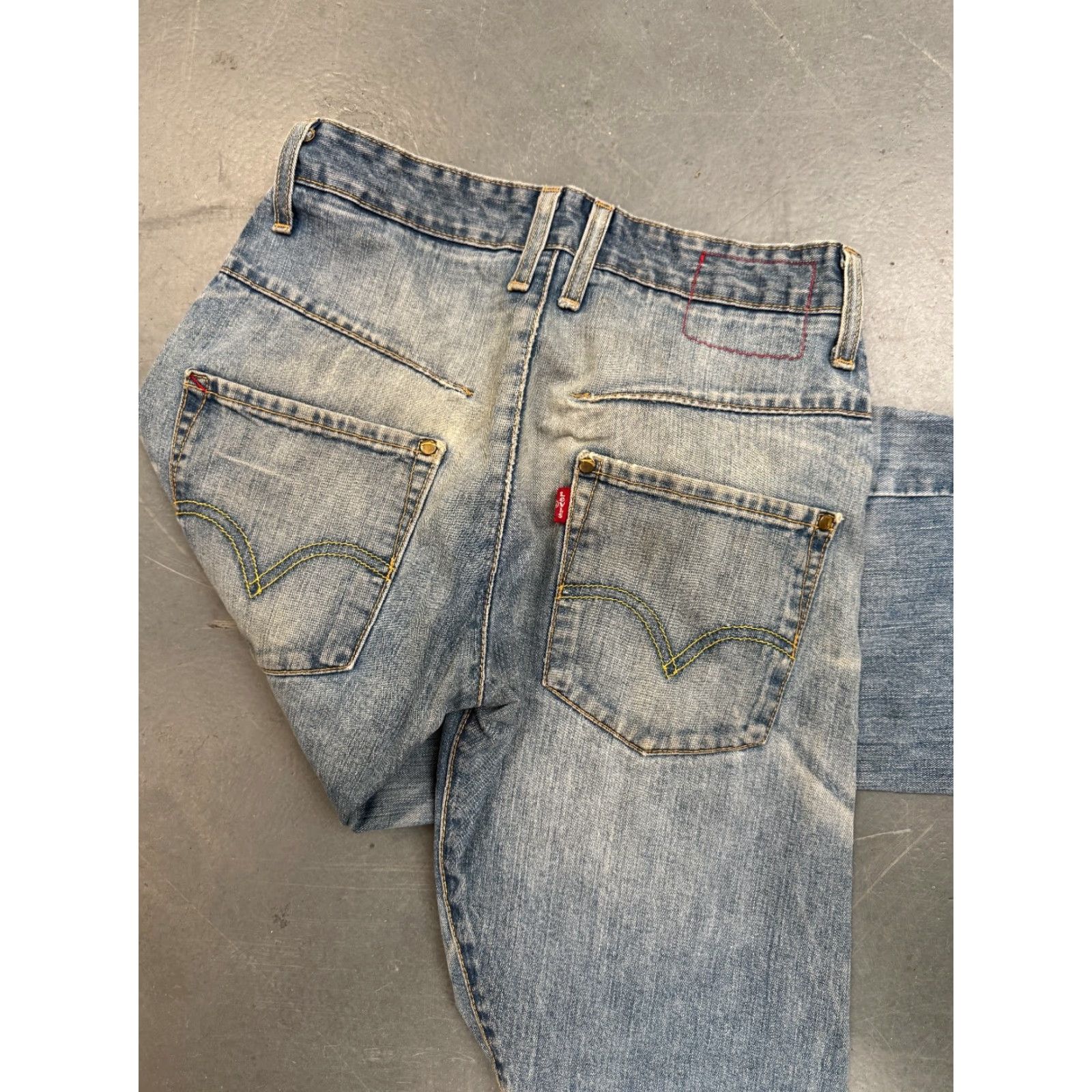 Levi's VINTAGE Levi’s Engineered Jeans Men Jeans W27 L32 Blue 90s Twisted Y2K Red Stitching Button Fringe 5-Pocket Denim Cotton Size US 27 - 3 Thumbnail