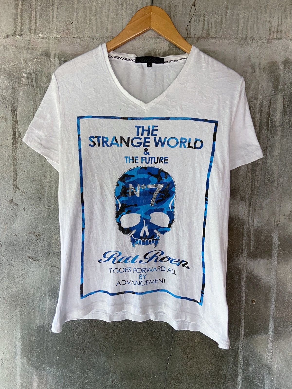 THE STRANGE WORLD & THE FUTURE RAT ROEM TEE