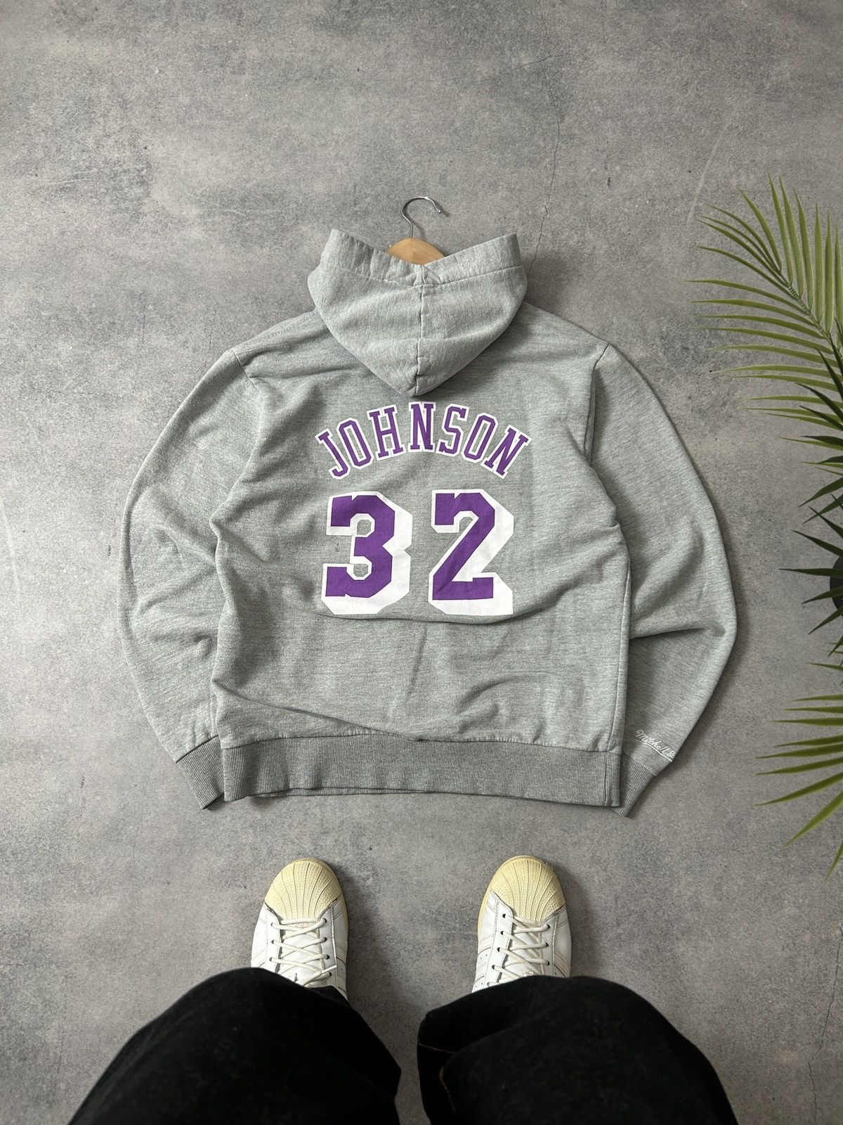 Mitchell & Ness Mitchell&Ness Big Logo Lakers Johnson 32# hoodies grey mens Size US M / EU 48-50 / 2 - 2 Thumbnail