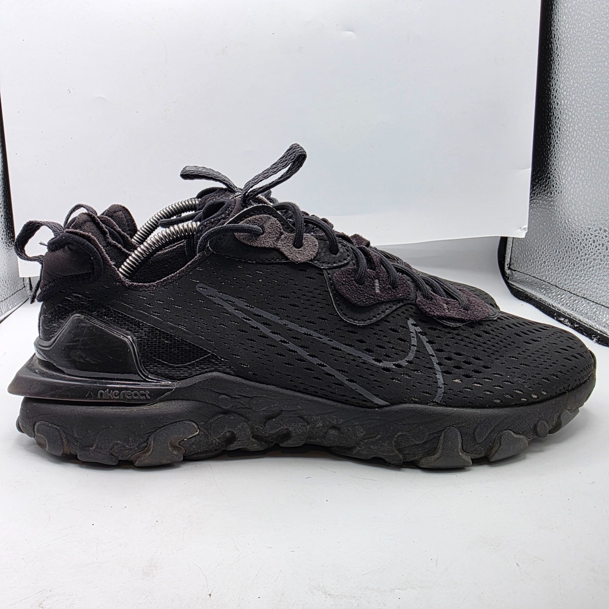 Nike Nike React Vision Mens Size 11 Triple Black Athletic Shoes W Size US 11 / EU 44 - 12 Thumbnail