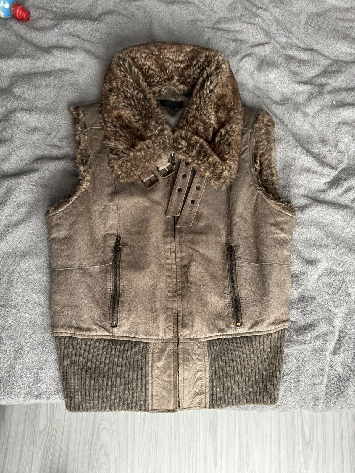 Japanese Brand × Vintage Vintage Leather Fur Bondage Vest Size L / US 10 / IT 46 - 3 Thumbnail