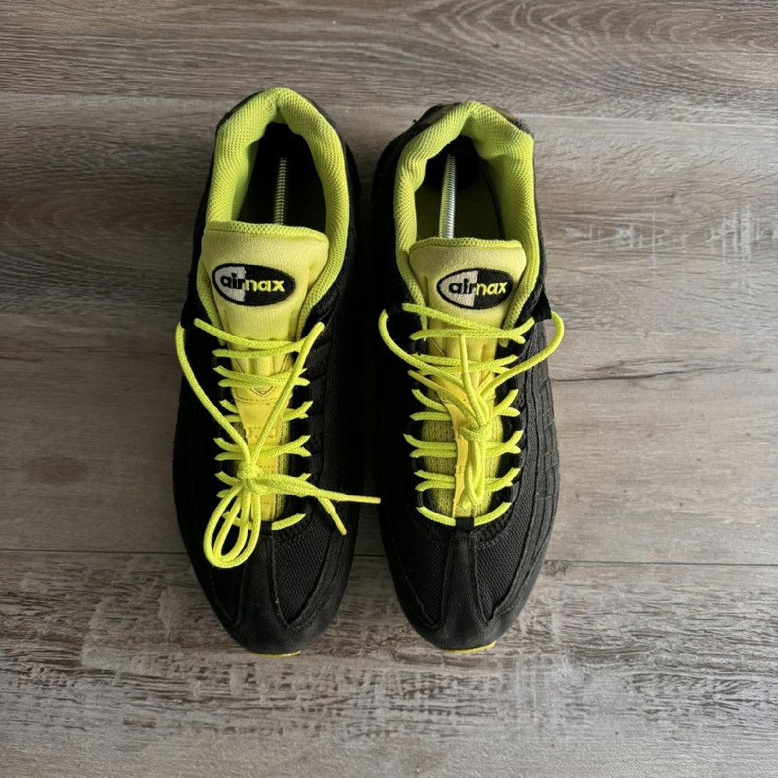 Nike NIKE • Air Max '95 "2012 Black Volt" (13M) Size US 13 / EU 46 - 4 Thumbnail