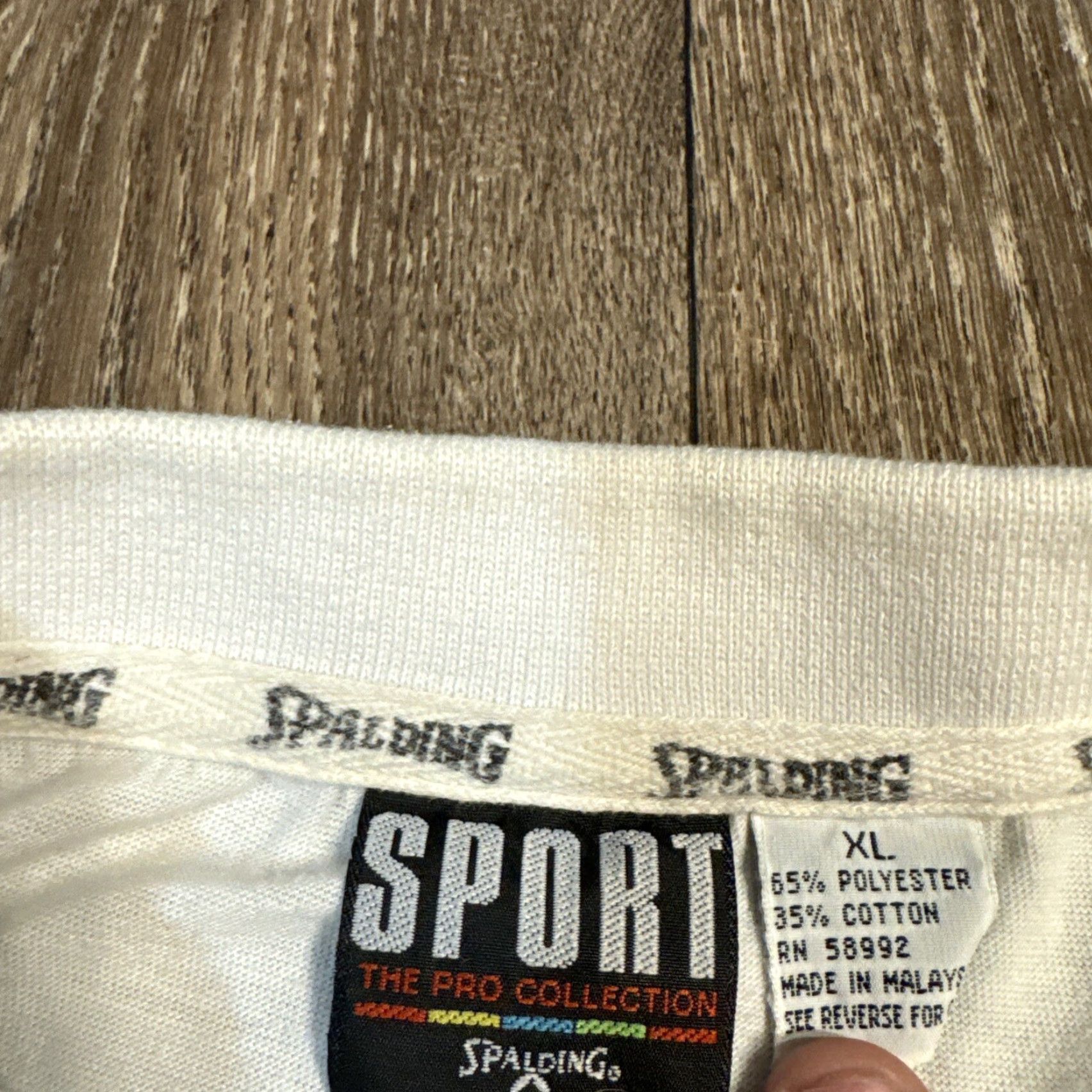 Spalding VINTAGE Spalding Tennis Pro Polo White Shirt XL Collared 80s, Unisex Adults, Polyester (if material given) Size US XL / EU 56 / 4 - 5 Thumbnail