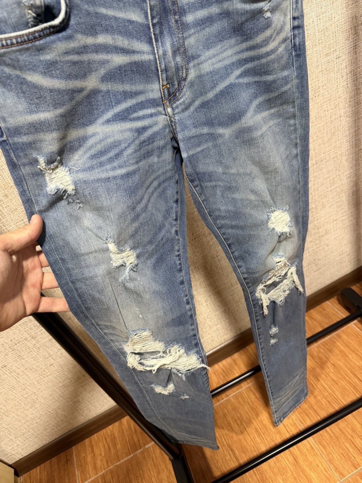 Amiri AMIRI DISTRESSED LIGHT BLUE SLIM JEANS Size US 30 / EU 46 - 4 Thumbnail