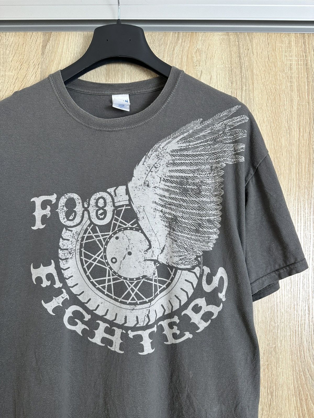 Band Tees 🔥 Foo Fighters 2010 Vintage Rock Band T Shirt Streetwear Size US XL / EU 56 / 4 - 1 Thumbnail
