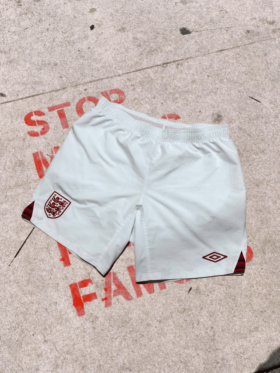 Umbro UMBRO ENGLAND Men’s Elastic Waist Shorts Casual Fit Size US 32 / EU 48 - 1 Thumbnail