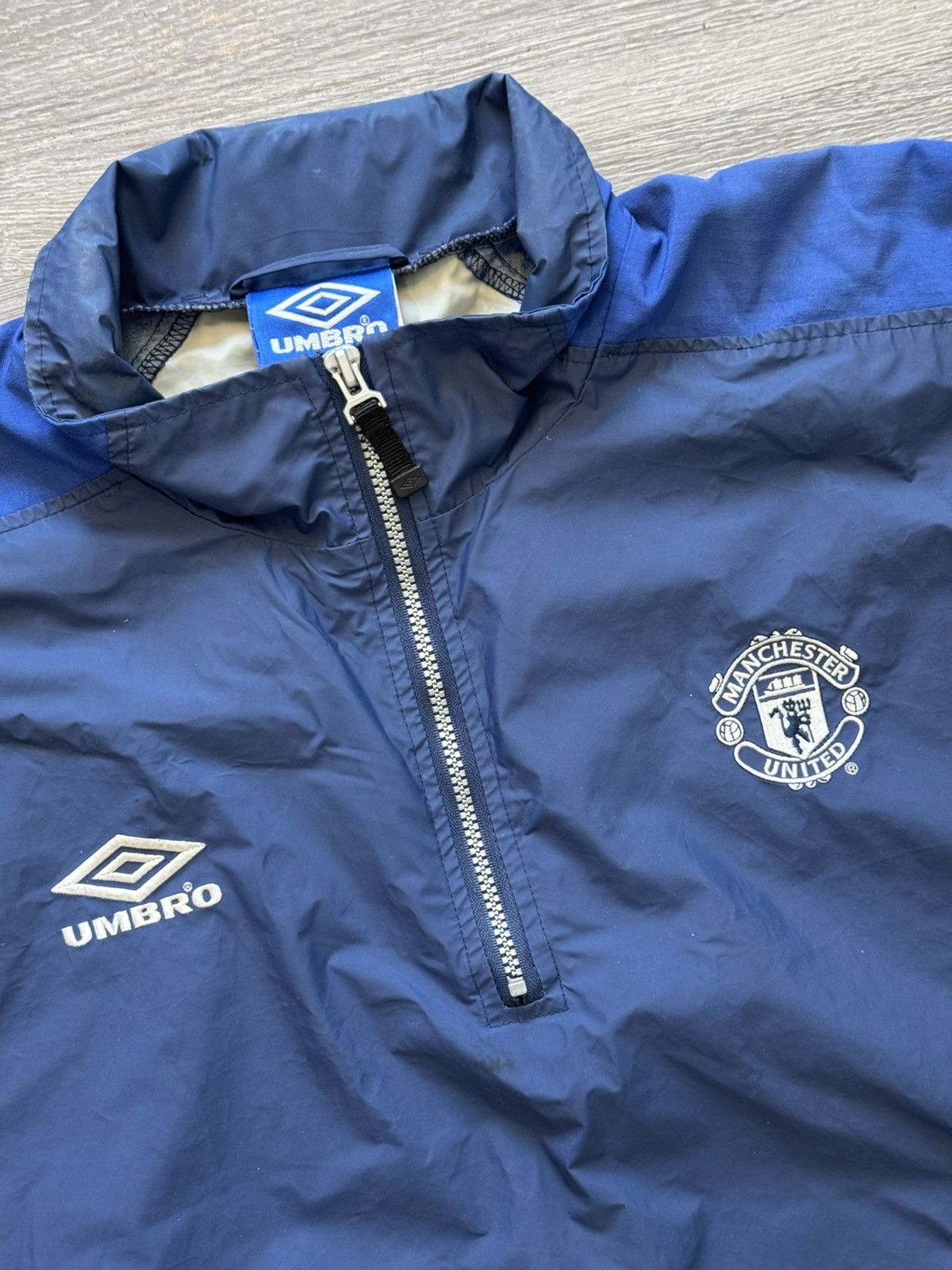 Umbro Vintage Umbro Manchester United Track Jacket Size US L / EU 52-54 / 3 - 2 Thumbnail