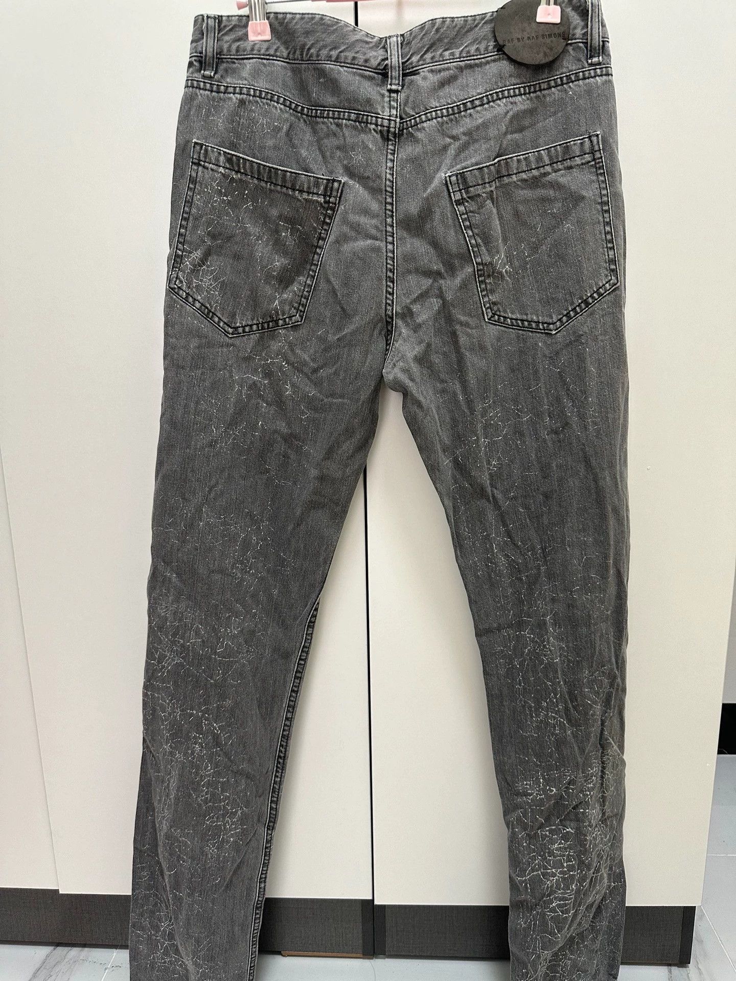 Raf Simons Raf Simons Cracked jeans-2505 Size US 34 / EU 50 - 2 Thumbnail