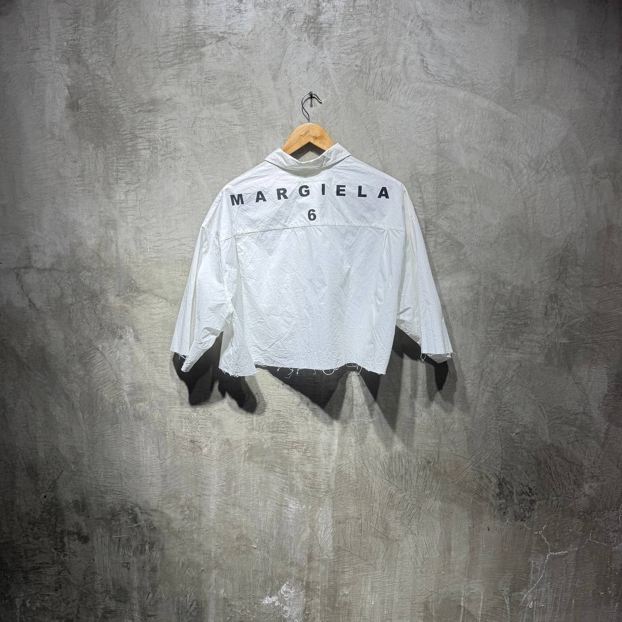 Maison Margiela Maison Margiela Spell out MM6 Cropped Button down shirt Size L / US 10 / IT 46 - 1 Thumbnail